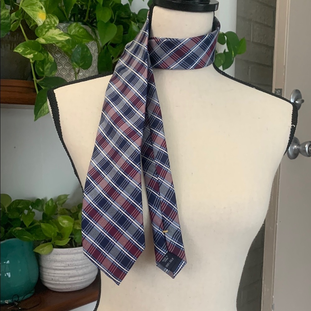 Nautica Navy and Red Plaid 100% silk tie EUC 62"